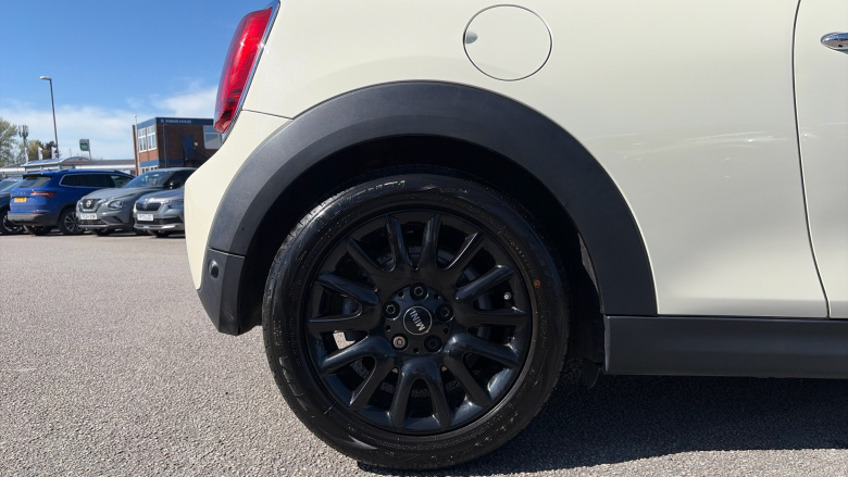 MINI Hatchback 1.5 Cooper Classic II 3dr Petrol Hatchback